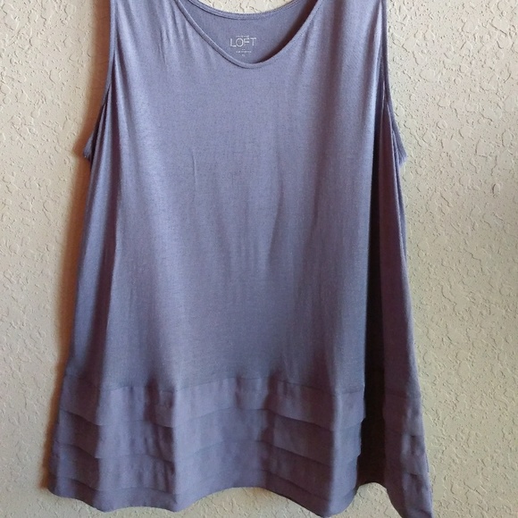 ANN TAYLOR LOFT SLEEVESS WITH PLEATED HEM TOP - Picture 1 of 6